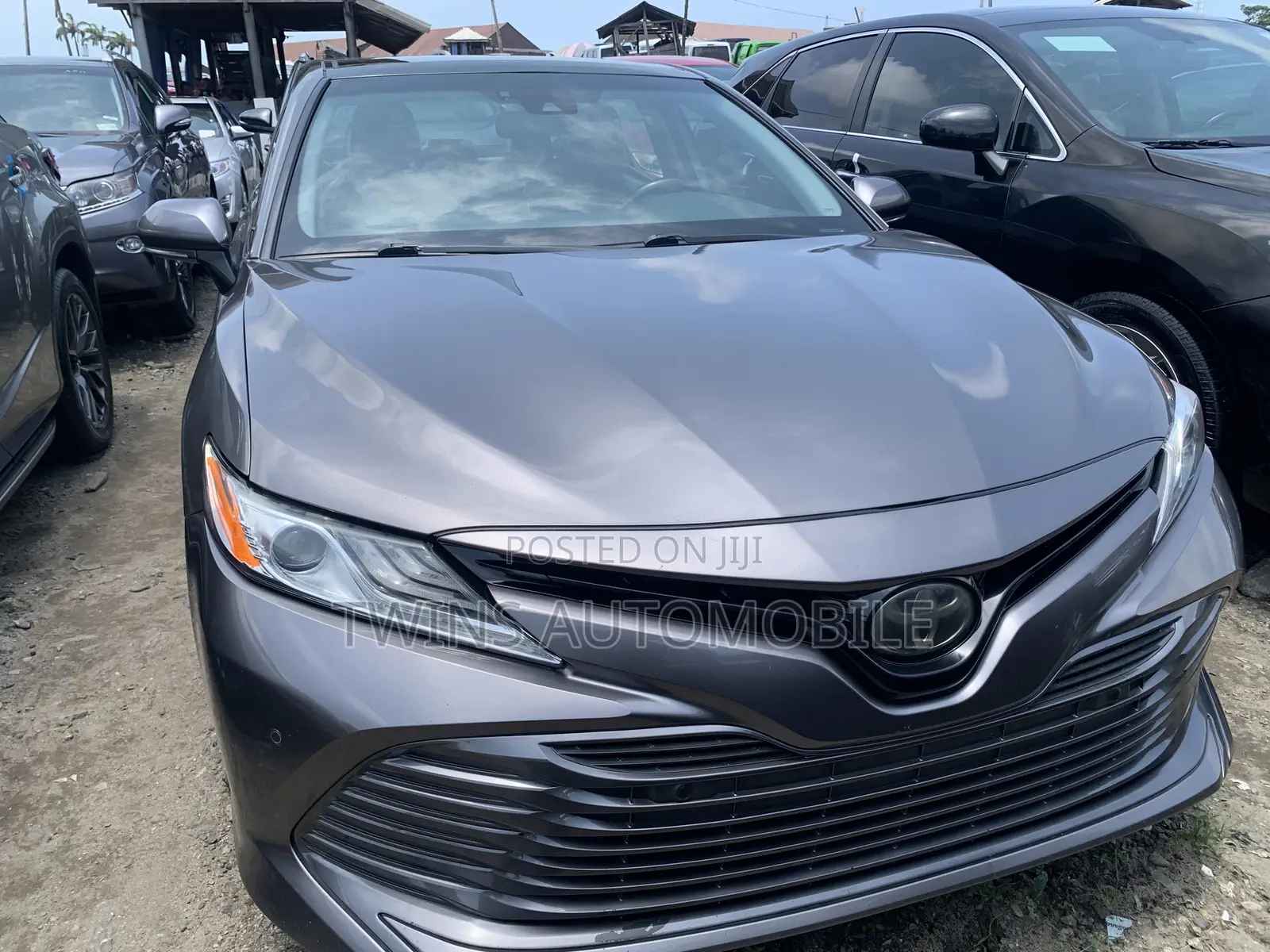 Toyota Camry XLE (2.5L 4cyl 8A) 2019 Gray