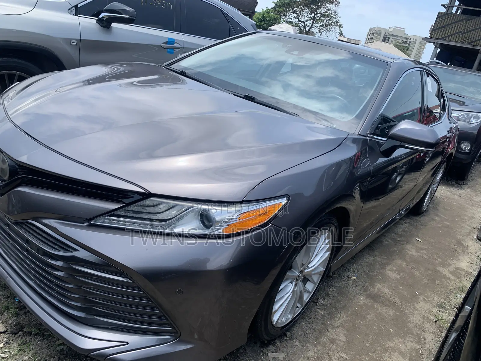 Toyota Camry XLE (2.5L 4cyl 8A) 2019 Gray