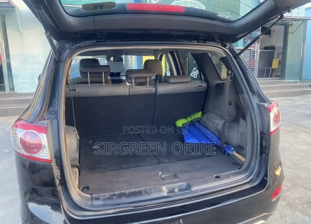 Hyundai Santa Fe 2012 Black