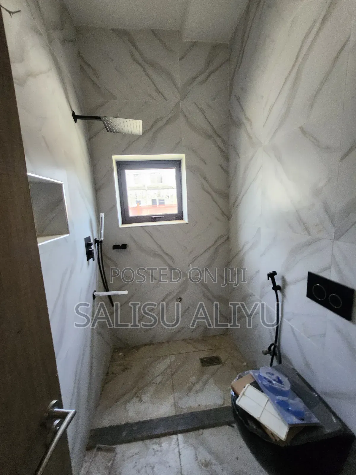 5bdrm Duplex in Nnpc Estate Life for sale