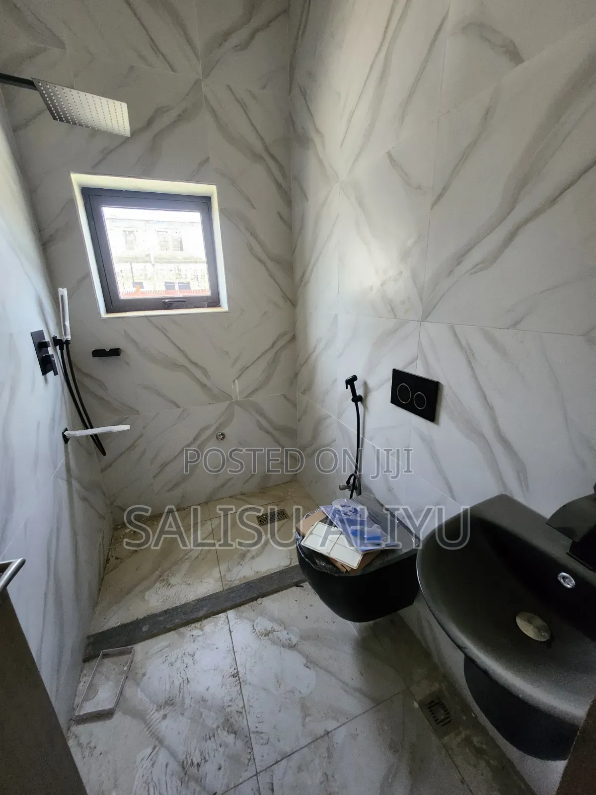 5bdrm Duplex in Nnpc Estate Life for sale