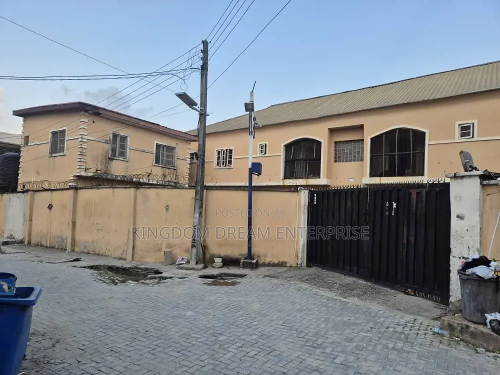 3bdrm Block of Flats in Igbo-Efun Lekki for sale