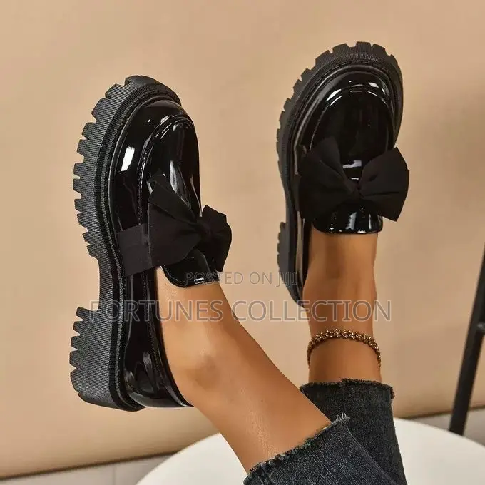 Women's Patent Leather Bow Accent Chunky Platform Loafer