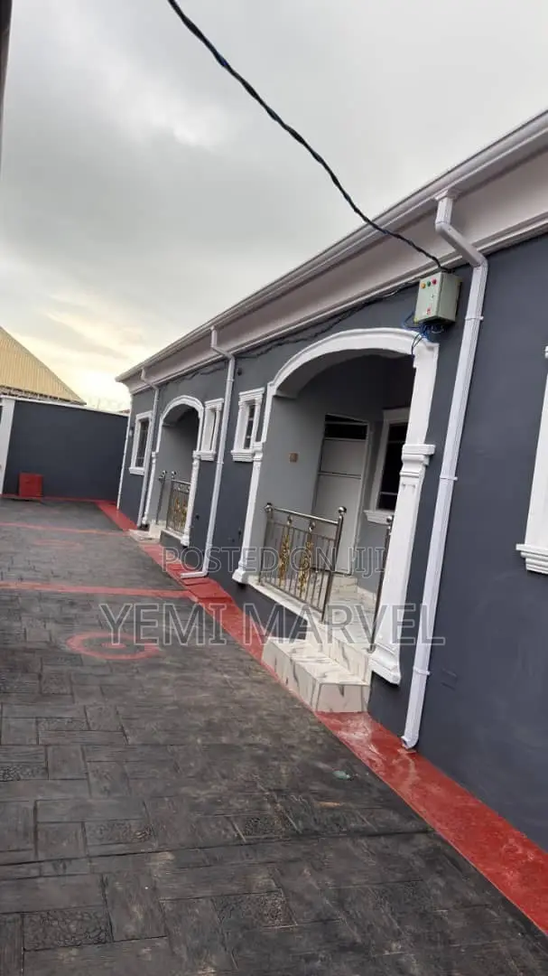 2bdrm Block of Flats in Alasa Estate After for rent