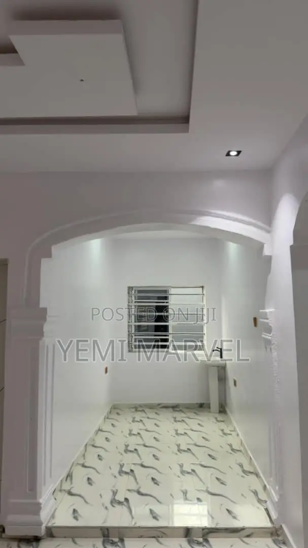 2bdrm Block of Flats in Alasa Estate After for rent