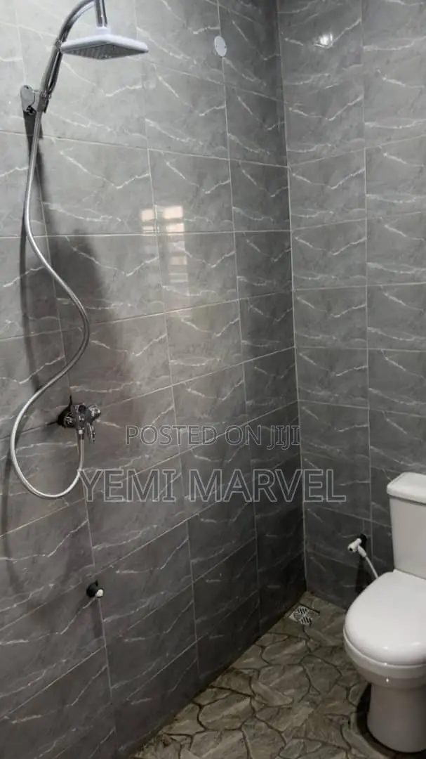 2bdrm Block of Flats in Alasa Estate After for rent
