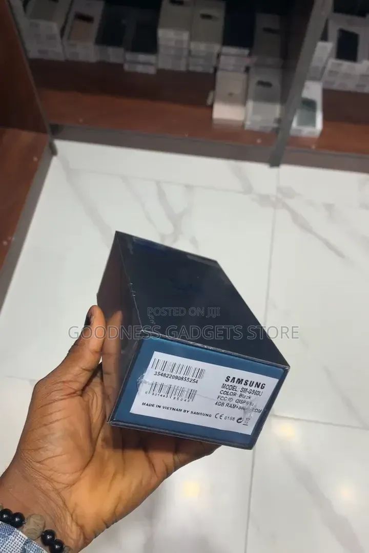 New Samsung Galaxy S9 64 GB Black