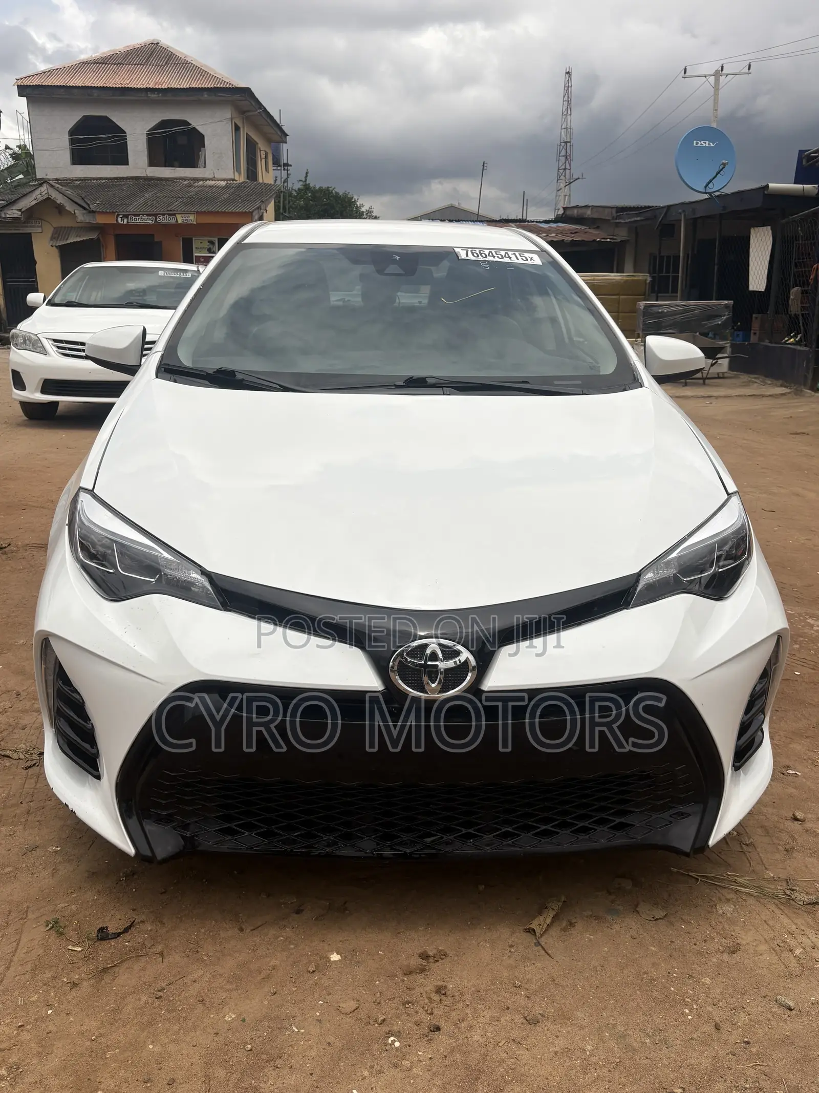 Toyota Corolla LE 4dr Sedan (1.8L 4cyl CVT) 2017 White