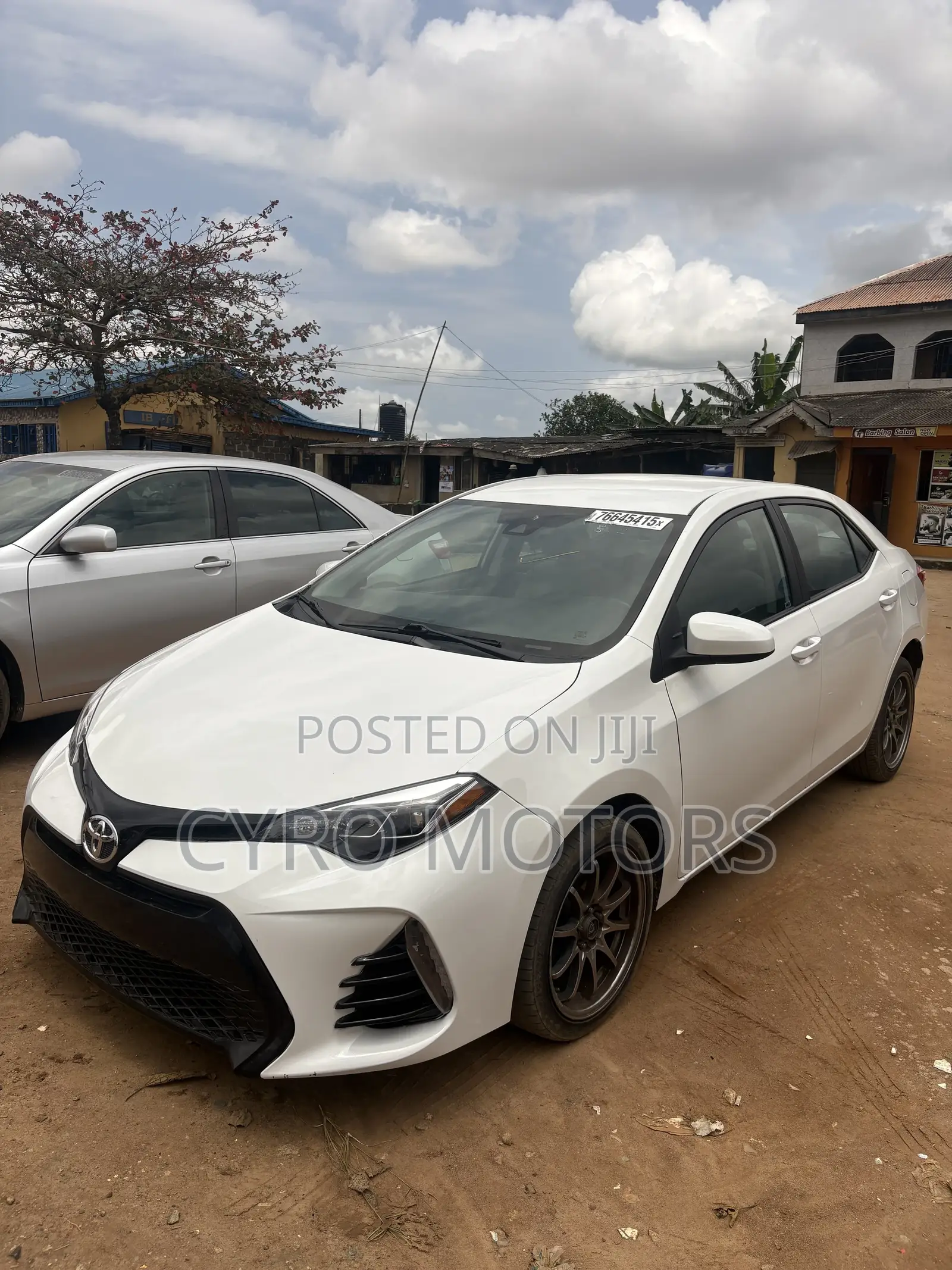 Toyota Corolla LE 4dr Sedan (1.8L 4cyl CVT) 2017 White