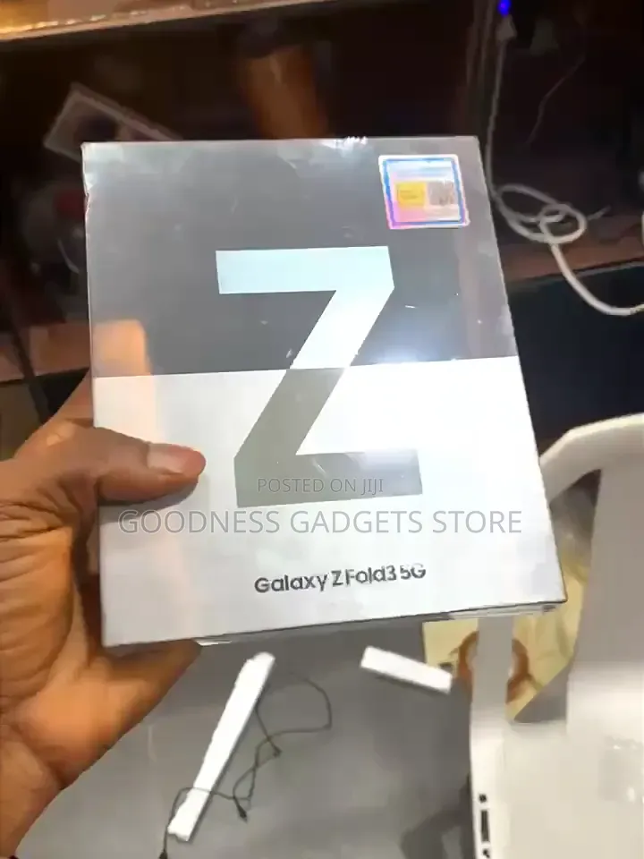 New Samsung Galaxy Z Fold3 5G 256 GB Black