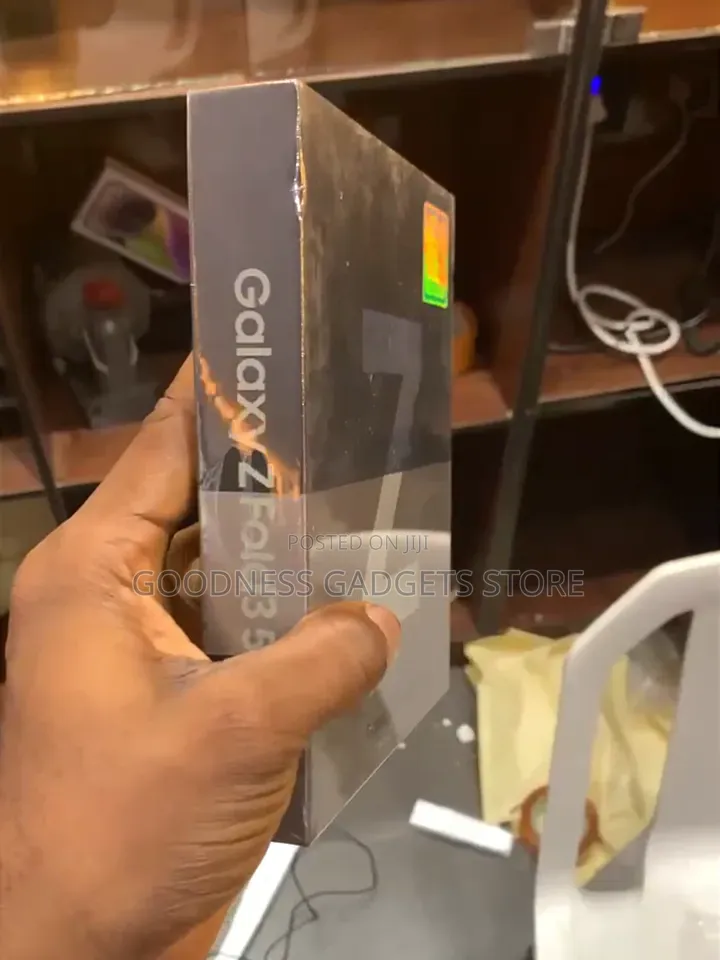 New Samsung Galaxy Z Fold3 5G 256 GB Black