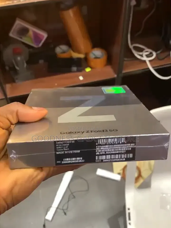 New Samsung Galaxy Z Fold3 5G 256 GB Black