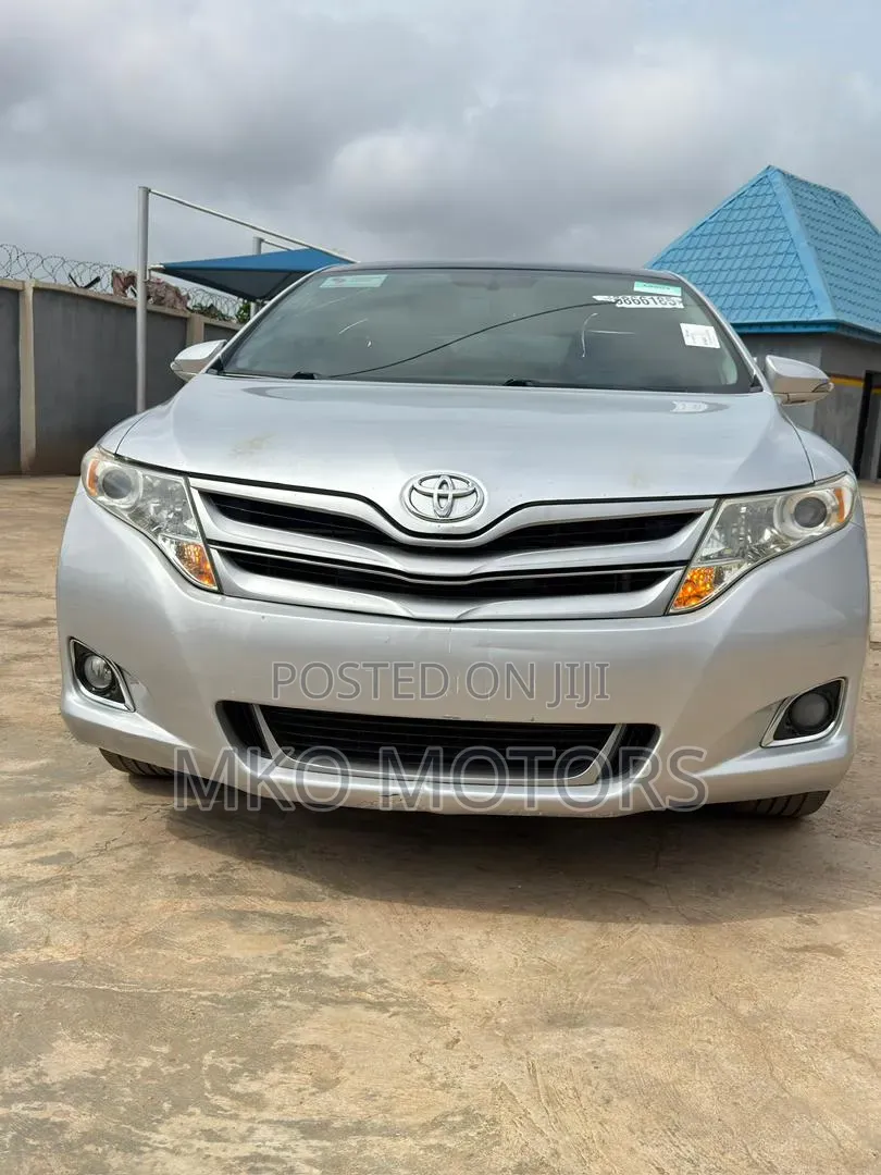 Toyota Venza LE AWD 2013 Silver