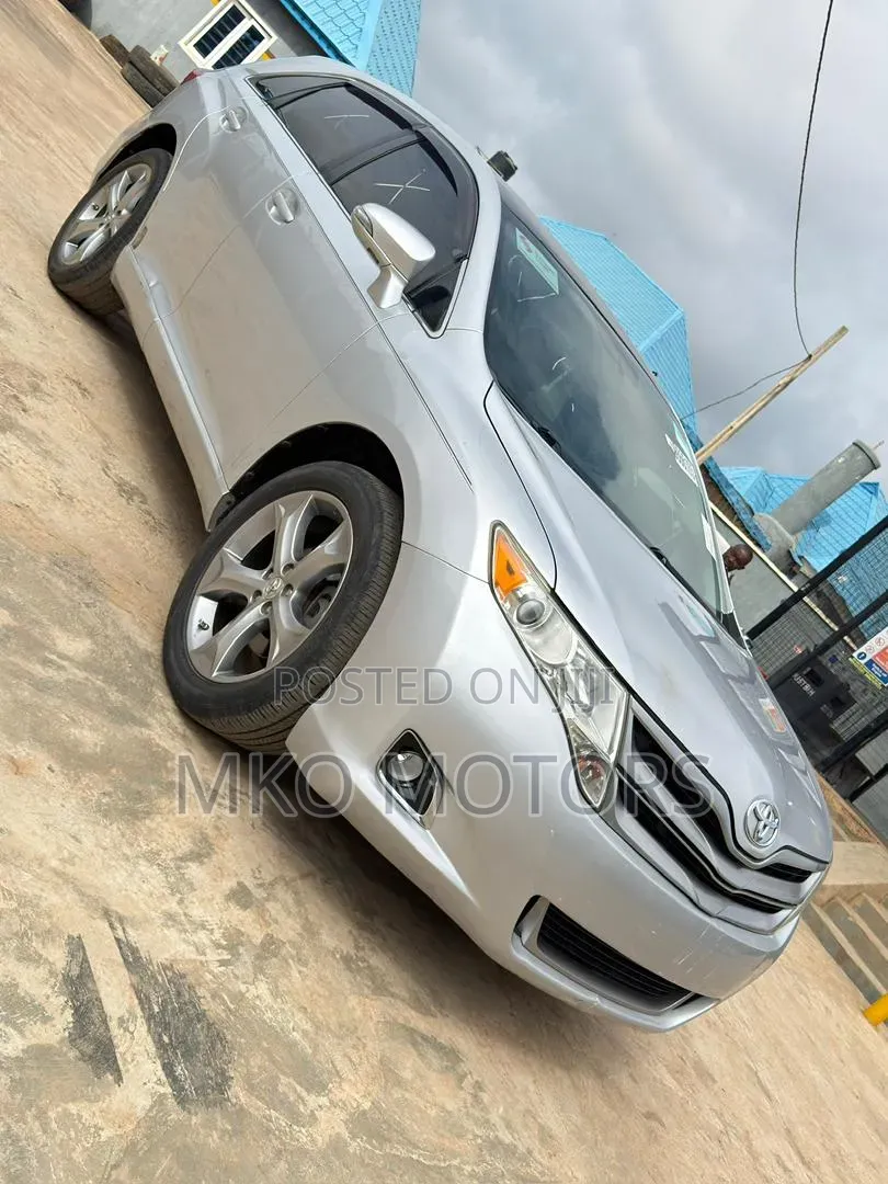 Toyota Venza LE AWD 2013 Silver