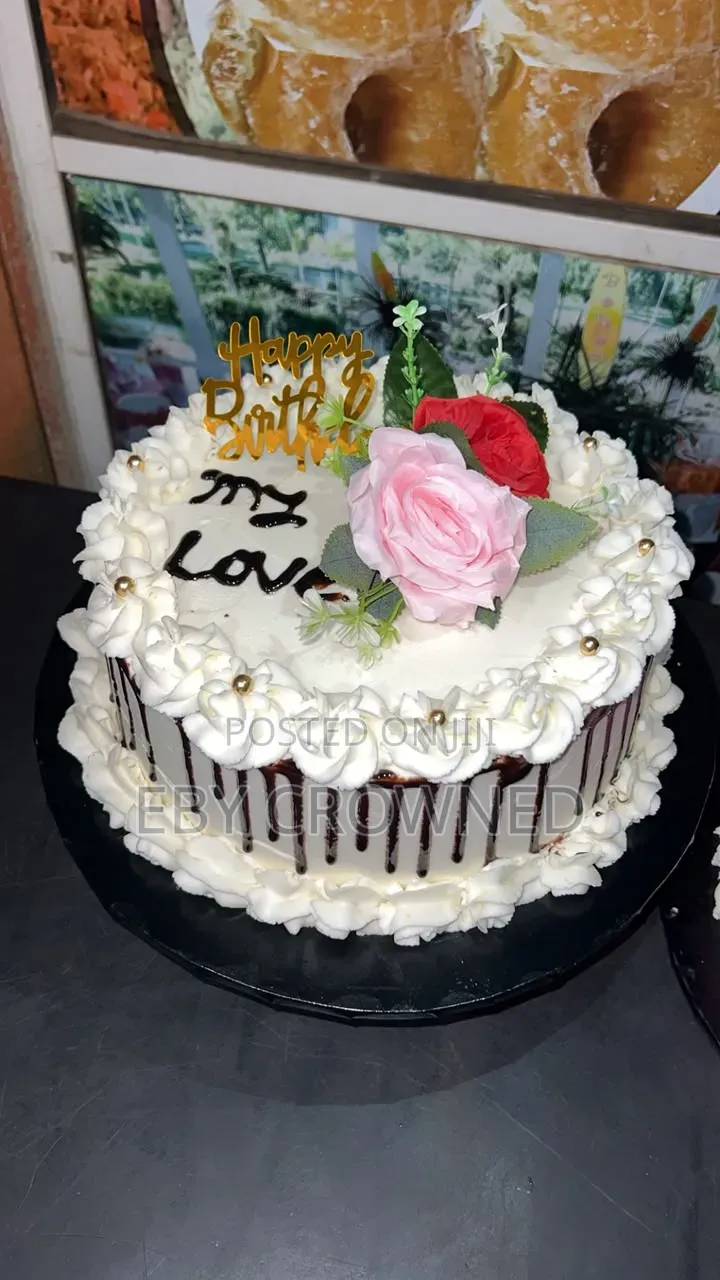 Size 10 2 Layers Birthday Cake