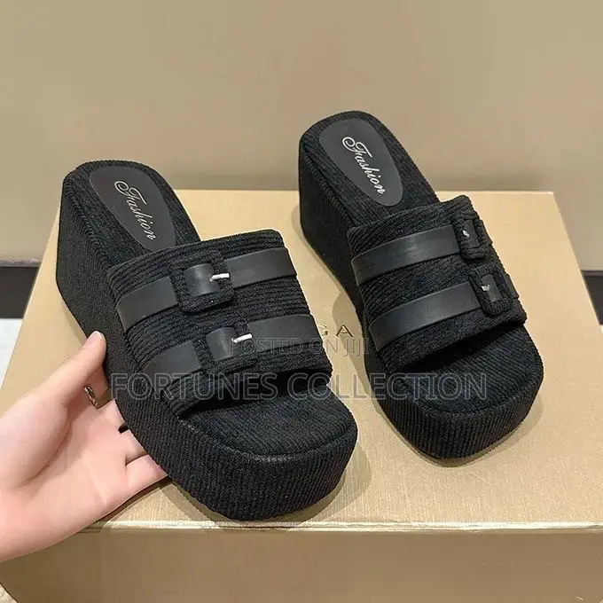 Beautiful Women Platform Slippers Open-Toe Wedge Sandals - Black
