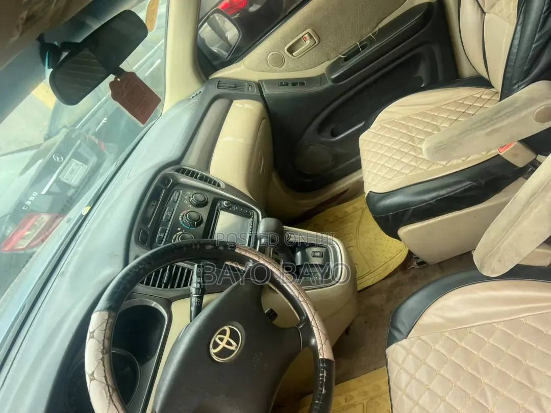 Toyota Highlander 2004 Gold