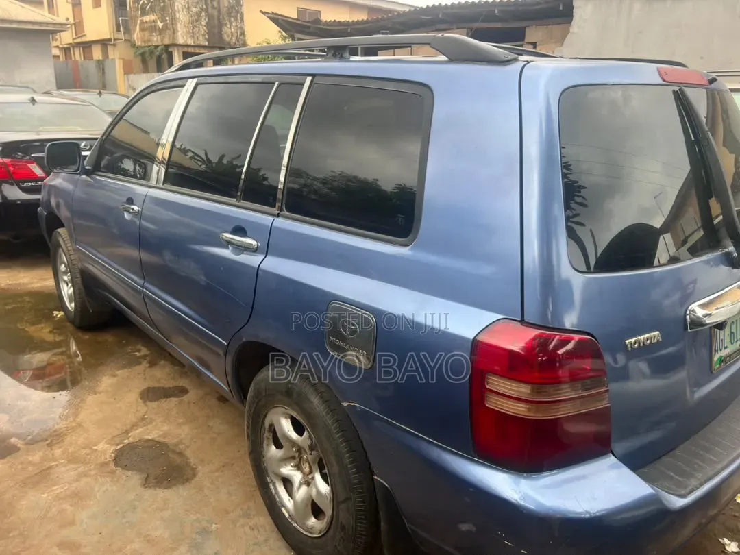 Toyota Highlander 2004 Gold