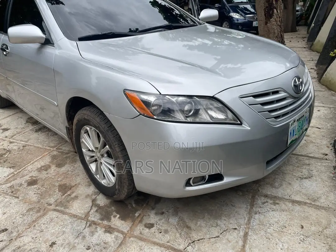 Toyota Camry 2009 Silver
