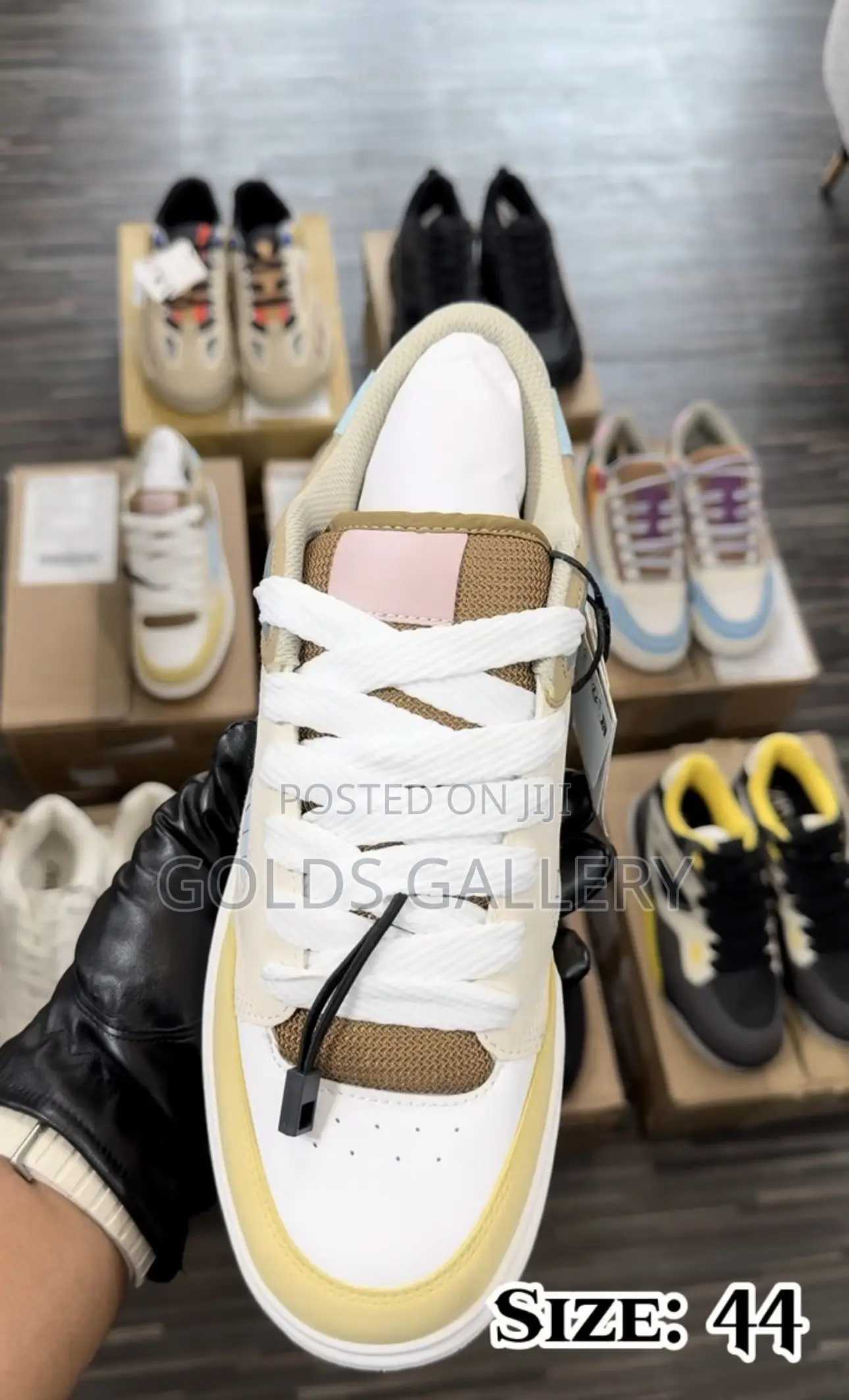 Multipiece Sneakers (USA)