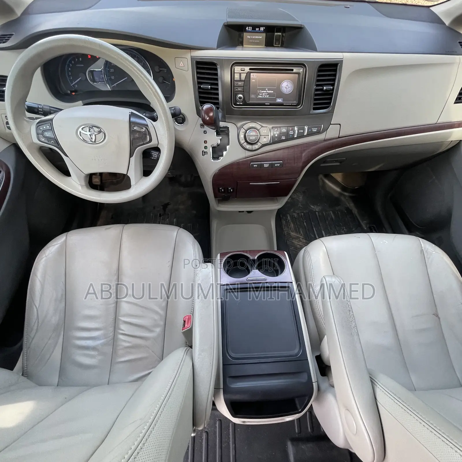 Toyota Sienna 2012 Silver