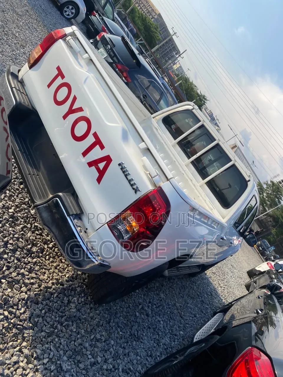 Toyota Hilux 2023 White