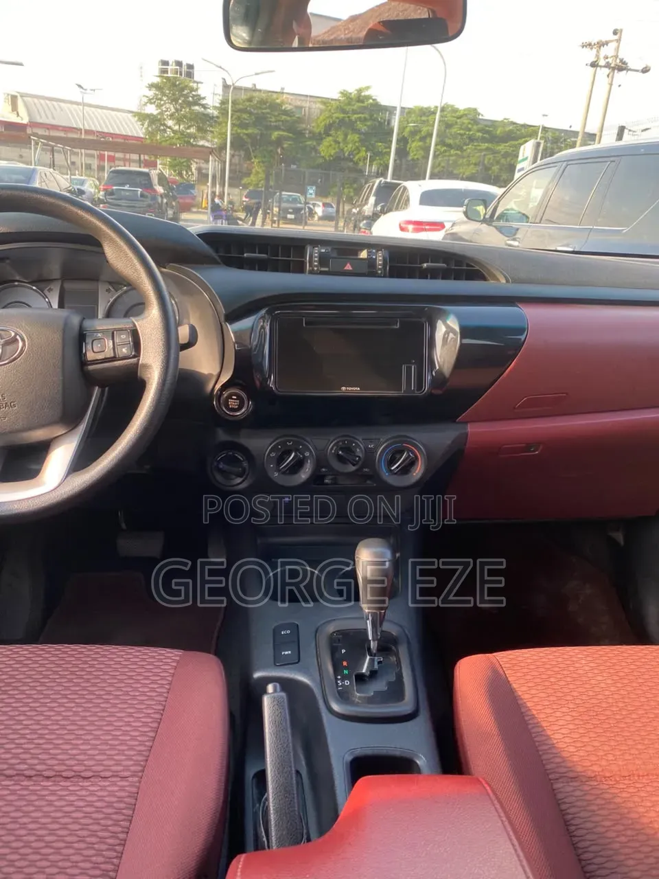 Toyota Hilux 2023 White