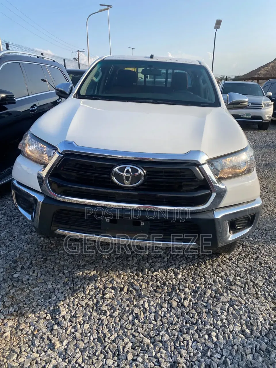 Toyota Hilux 2023 White