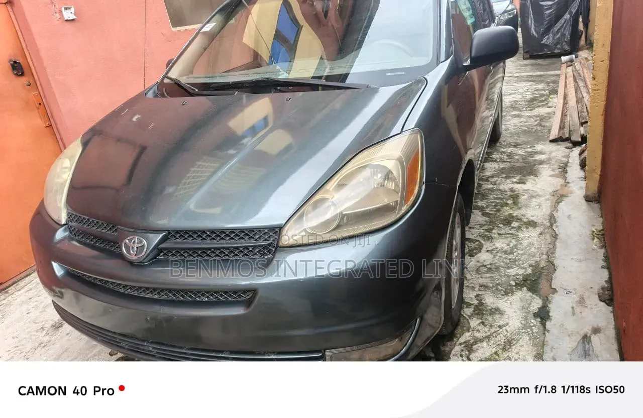 Toyota Sienna 2006 Green