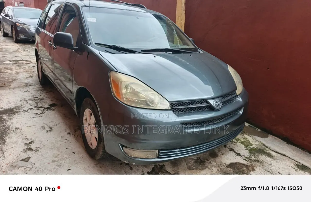 Toyota Sienna 2006 Green