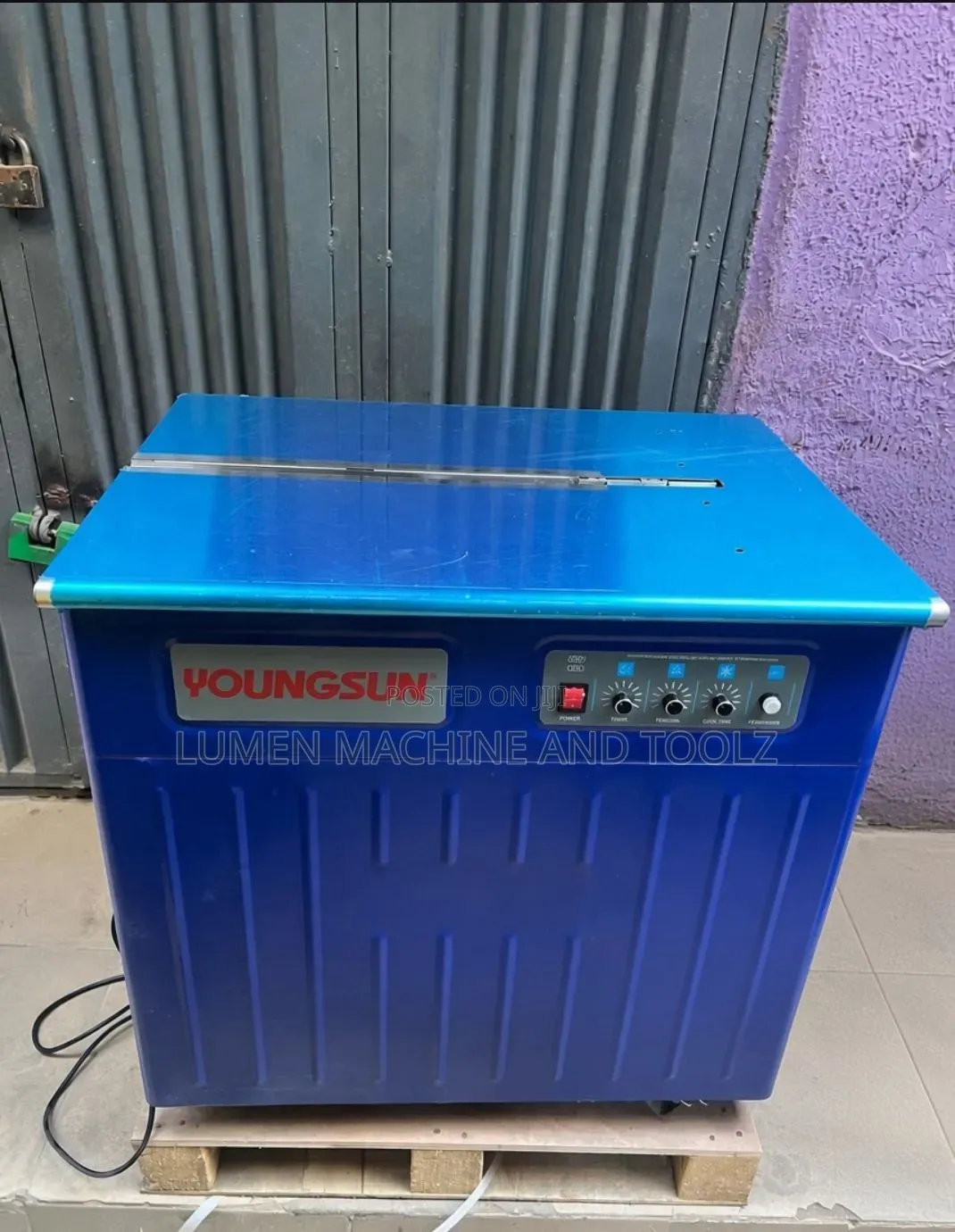 Youngsun Semi-Automatic Strapping Machine – Packaging Machine
