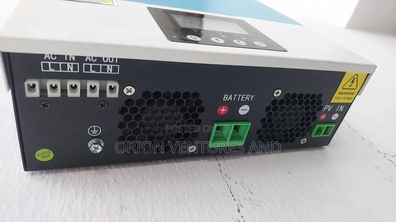 3.2kva 24V Hybrid Inverter + Extra 4 DC 12V 3amp Outputs