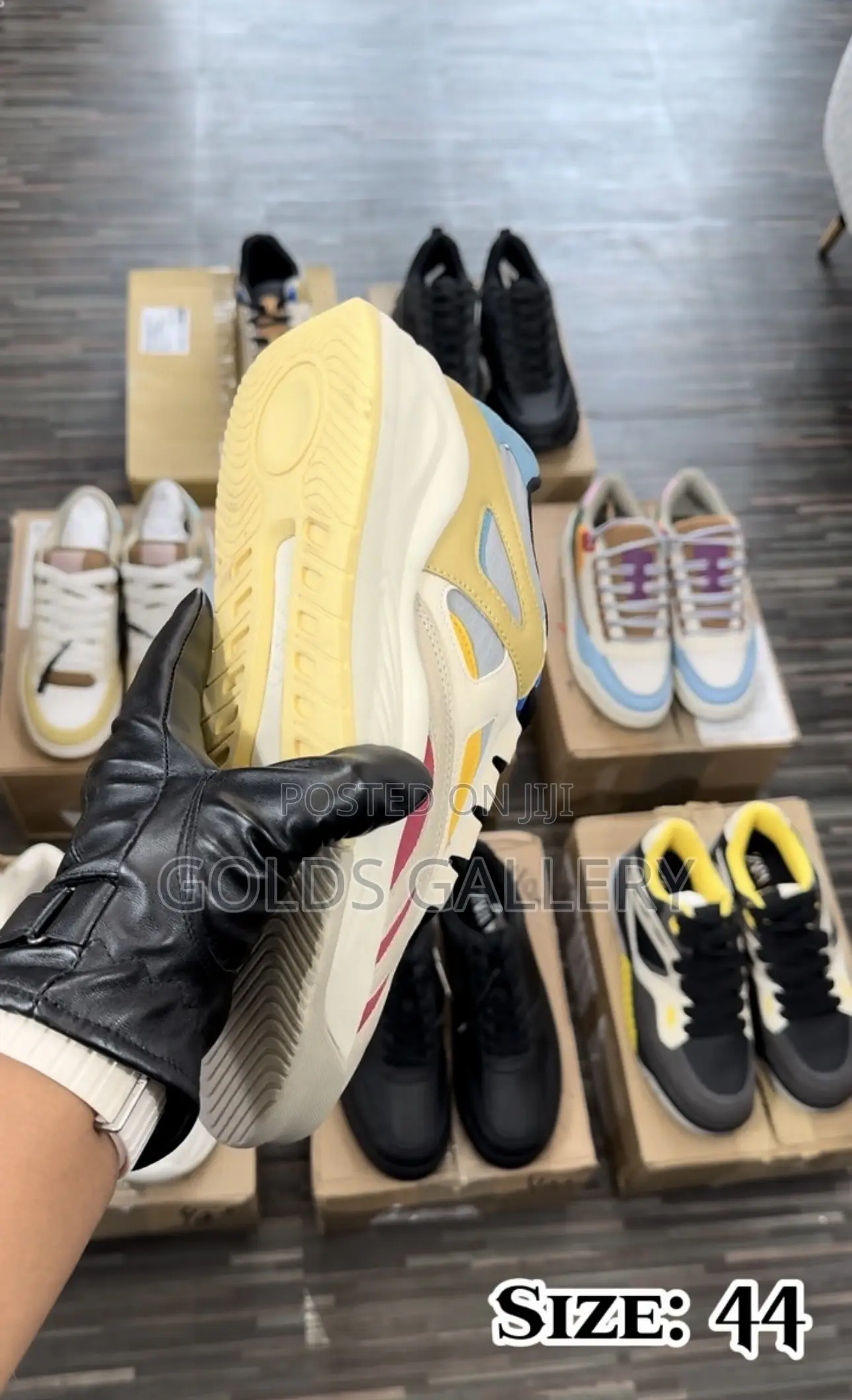 Multi Color Sneaker (USA)