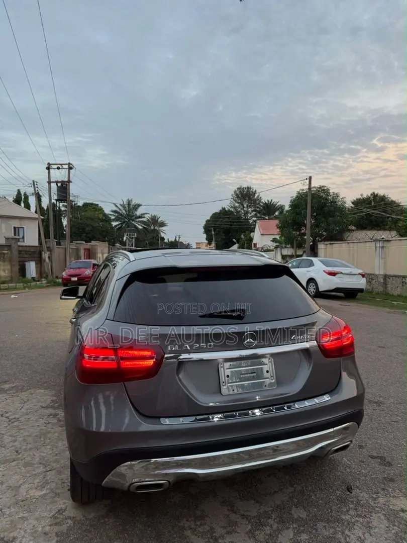 Mercedes-Benz GLA 250 2016 Gray