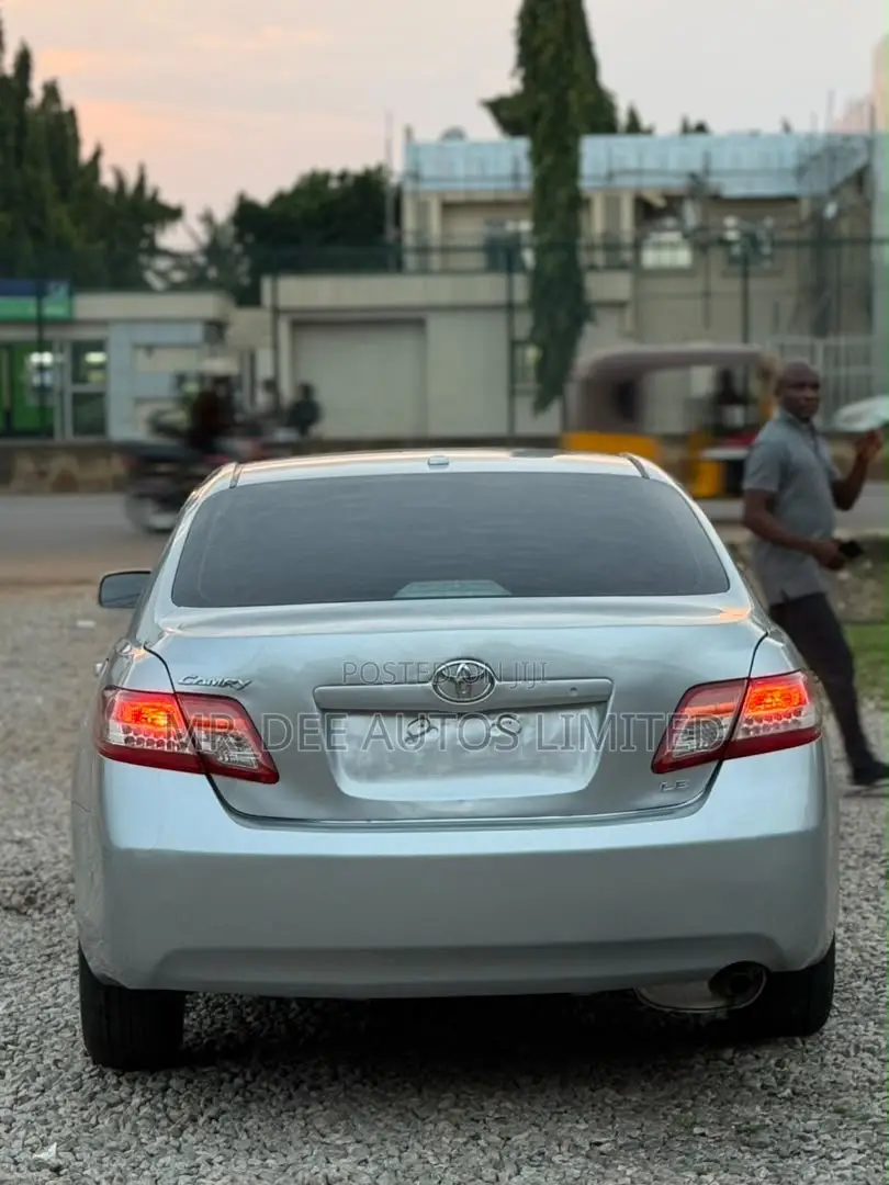 Toyota Camry 2010 Silver