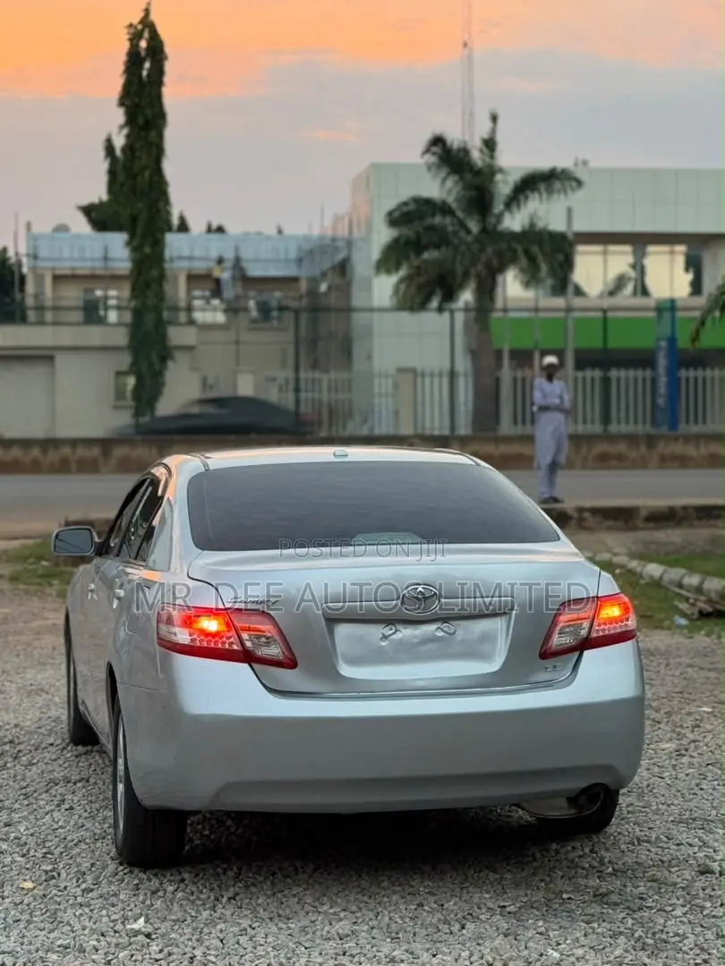 Toyota Camry 2010 Silver