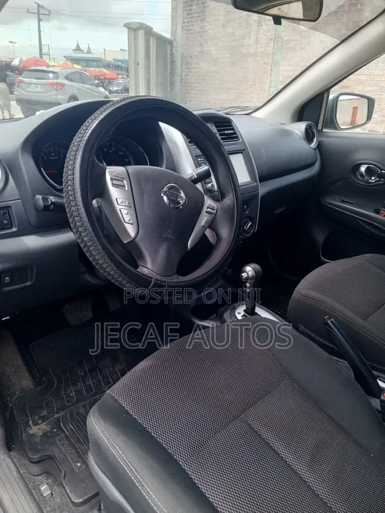 Nissan Versa 1.6 S 2018 Gray