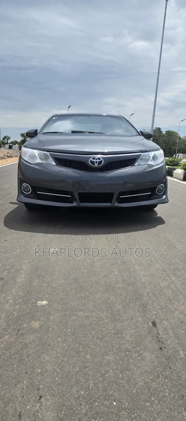 Toyota Camry SE 4dr Sedan (2.5L 4cyl 6A) 2013 Gray