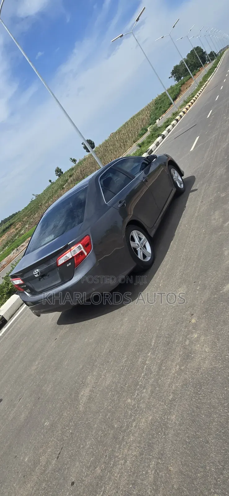 Toyota Camry SE 4dr Sedan (2.5L 4cyl 6A) 2013 Gray