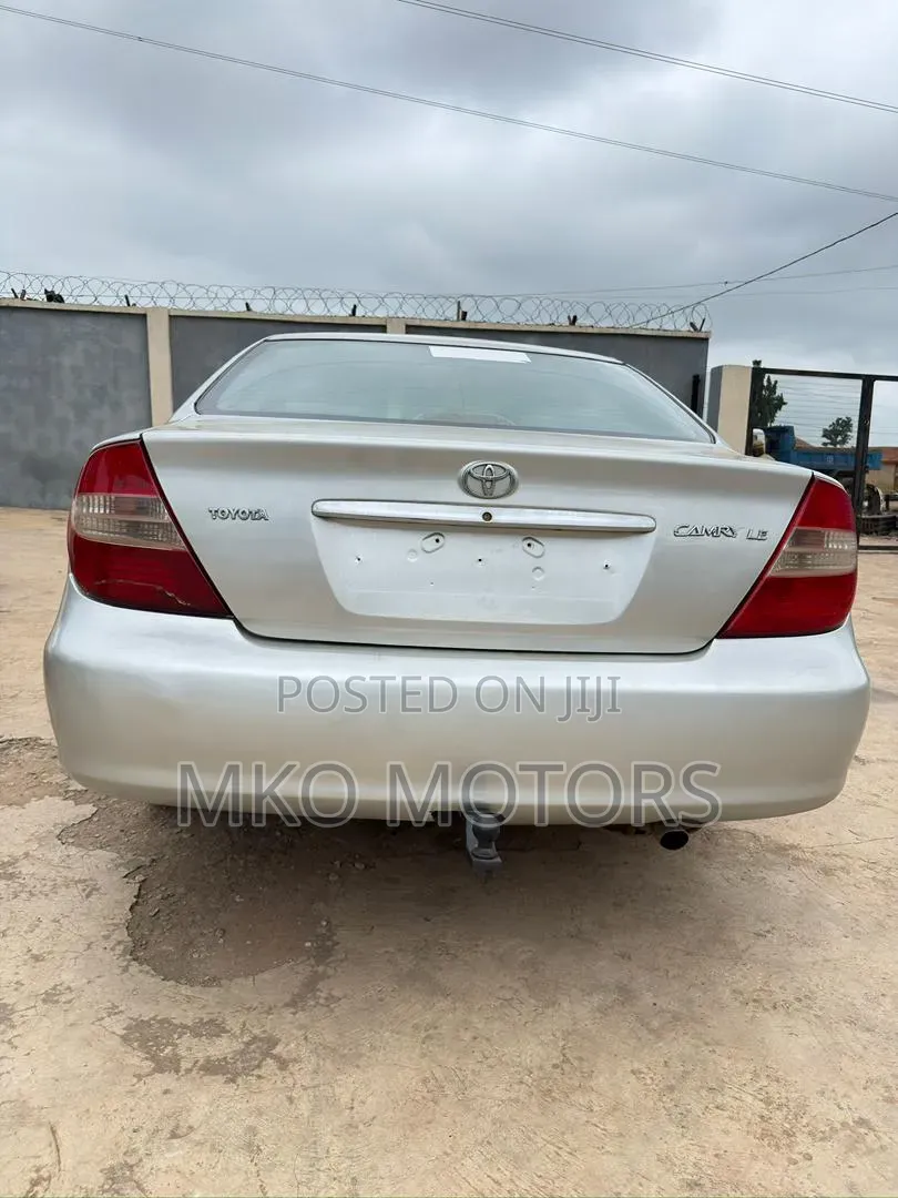 Toyota Camry LE 4dr Sedan (2.4L 4cyl 5M) 2003 Silver