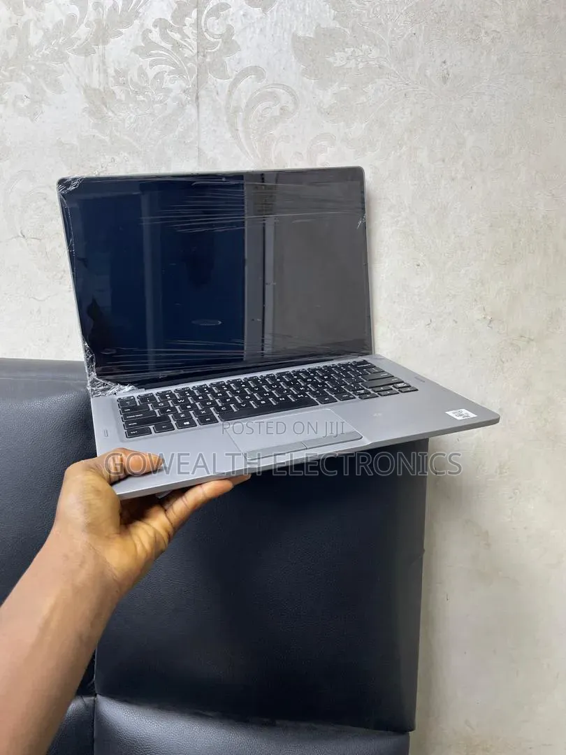 Laptop Dell Latitude 5310 2-in-1 8GB Intel Core i7 SSD 256GB