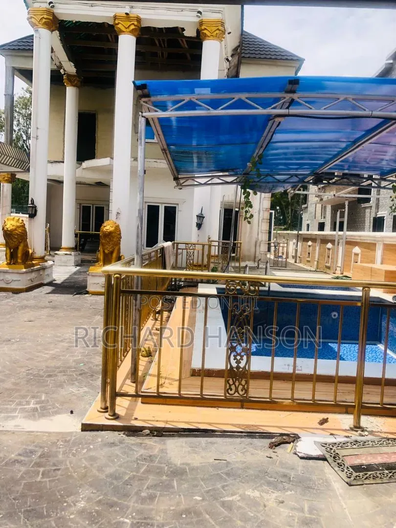 5bdrm Duplex in Mayfair, Awoyaya for sale