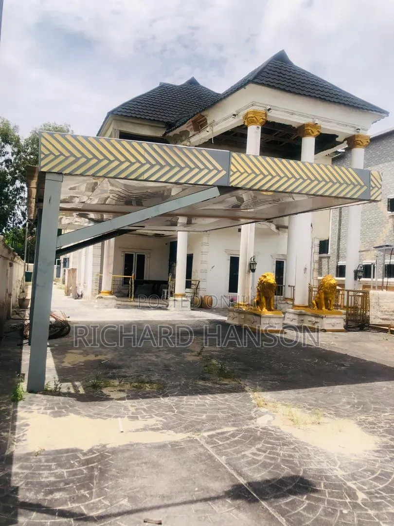 5bdrm Duplex in Mayfair, Awoyaya for sale