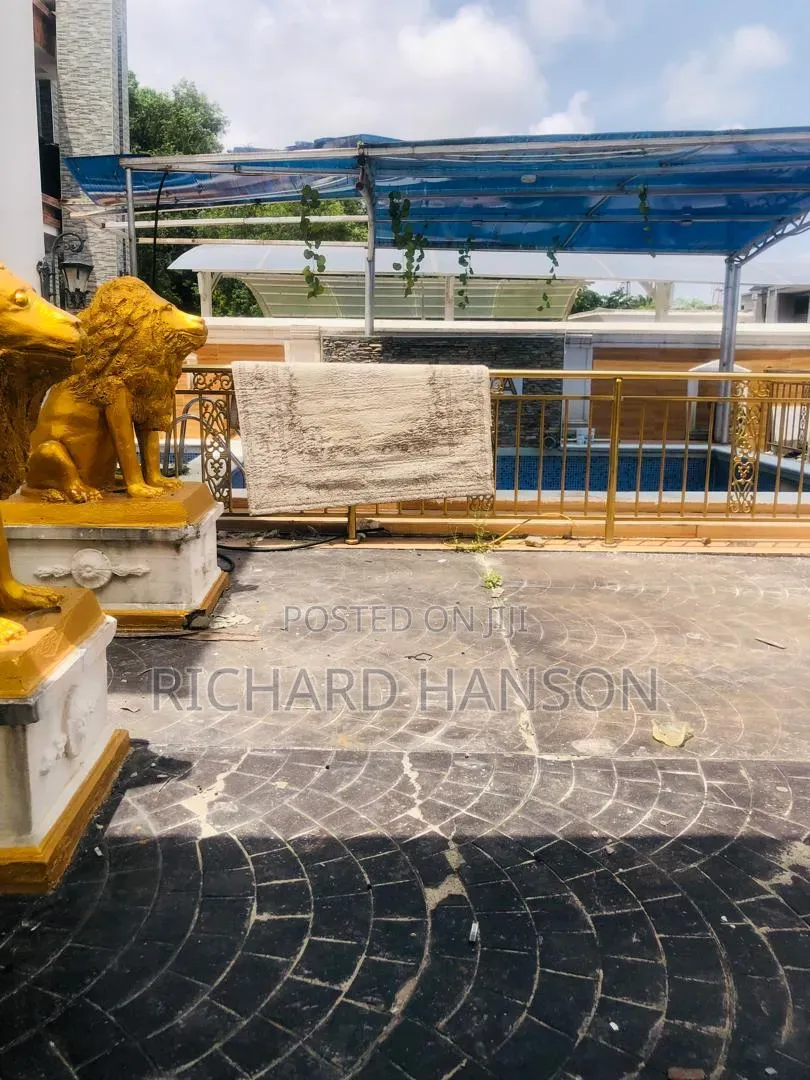 5bdrm Duplex in Mayfair, Awoyaya for sale