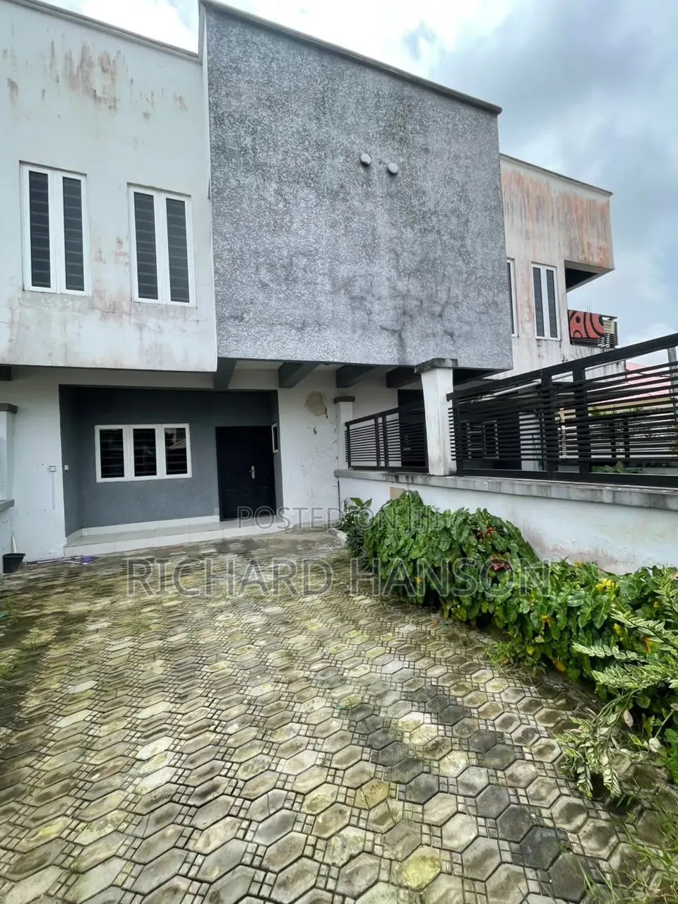 3bdrm Duplex in Cele Medu, Awoyaya for rent