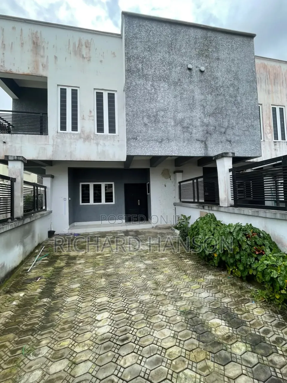 3bdrm Duplex in Cele Medu, Awoyaya for rent