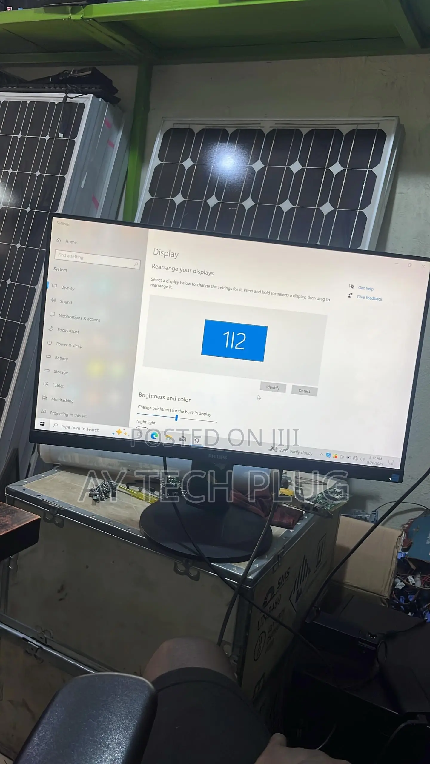27 Inches Phillip Frameless Monitor