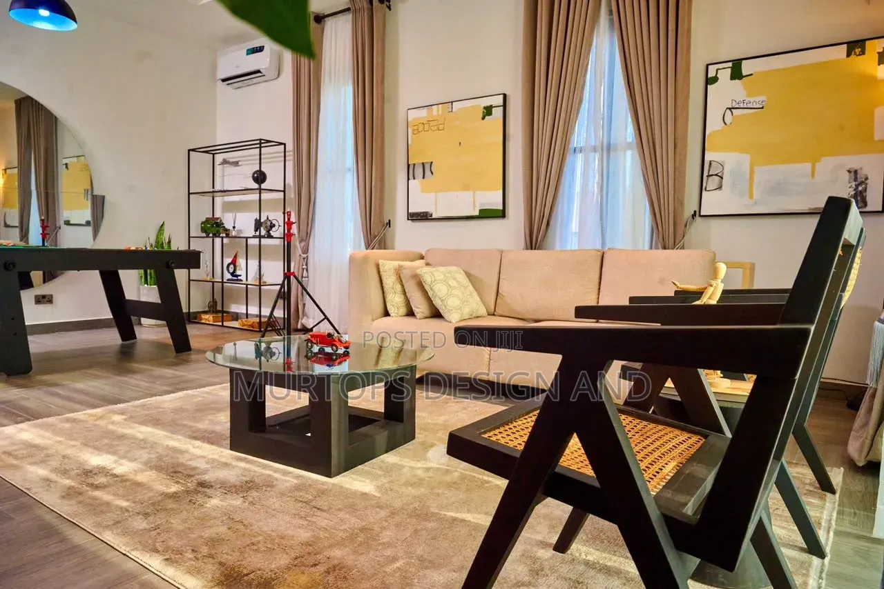 2bdrm Apartment in Lekki Phase 1 for rent