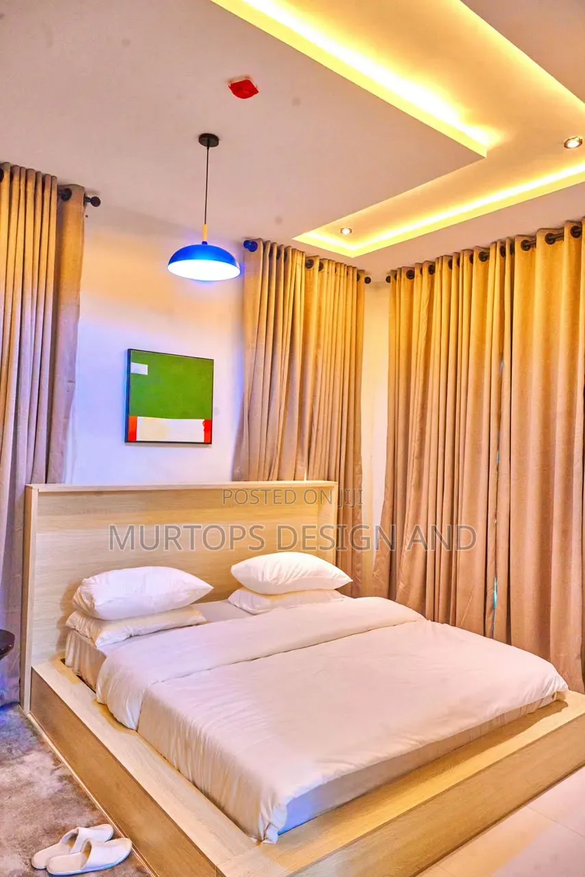 2bdrm Apartment in Lekki Phase 1 for rent