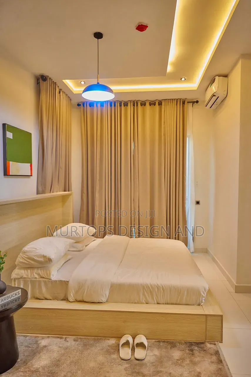 2bdrm Apartment in Lekki Phase 1 for rent